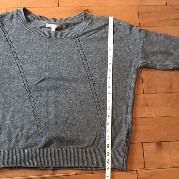 3/30$ Banana republic sweater  - Picture 6 of 7